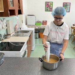 20250922_094515776_iOS