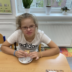 20251006_102852015_iOS